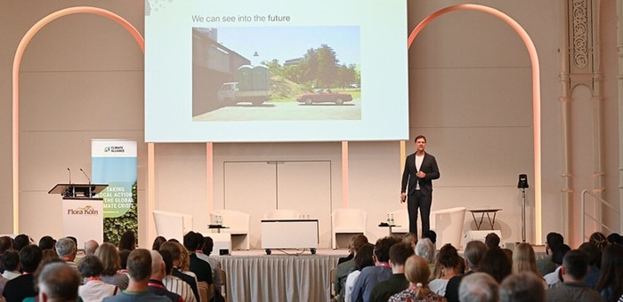 Presentation held on coference stage